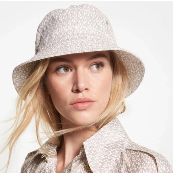 MICHAEL KORS cream colored bucket hat with classic MK logo GUC - Picture 1 of 5